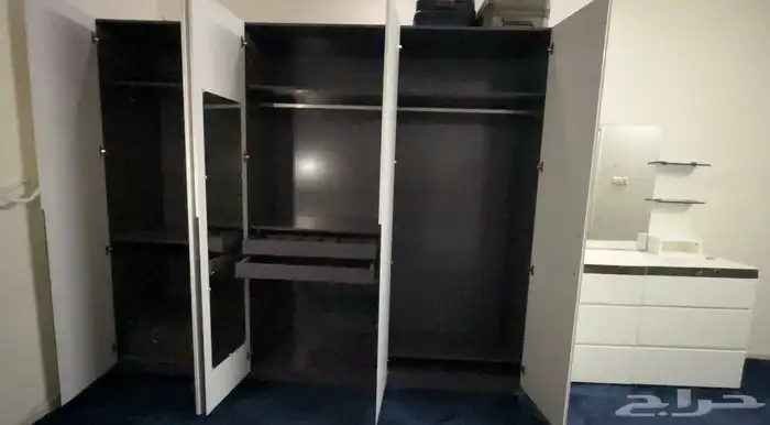 دولاب وتسريحه من هوم سنتر للبيع 1