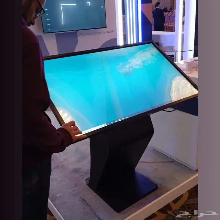 تأجير وبيع شاشات عرض و شاشات تفاعليه ومدخل تفاعلي 5