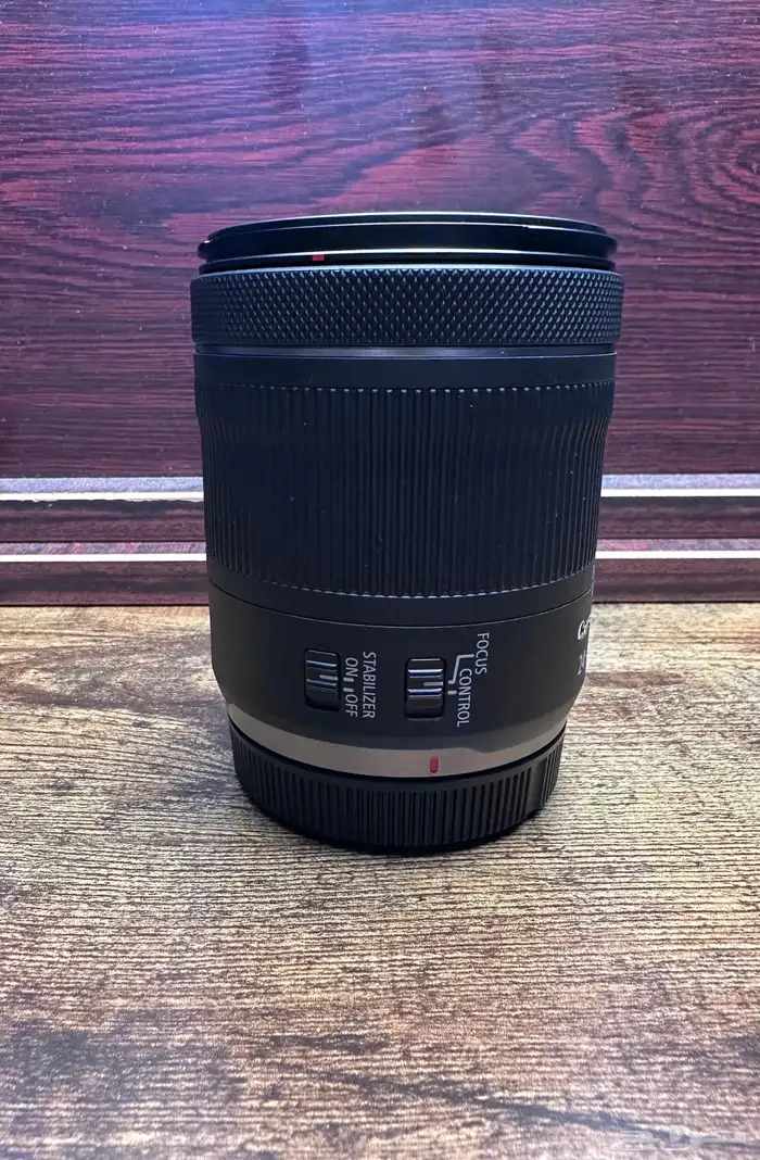 عدسة كانون RF 24-105mm F4-7.1 IS STM 1