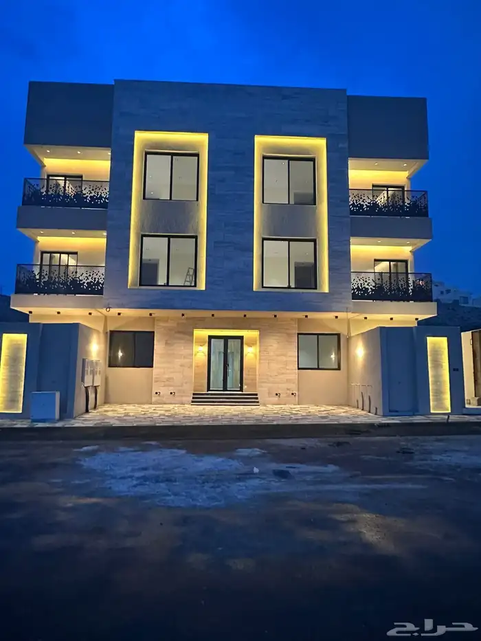 للبيع في ابها شقق فاخره ب 450 الف طريق مرحبا الف 0