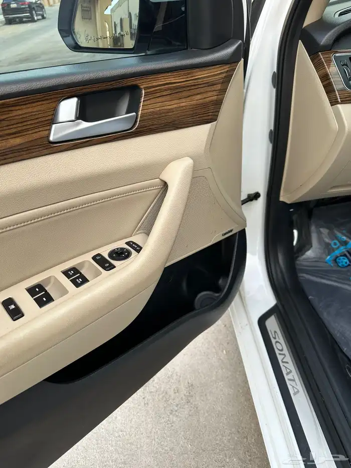 للبيع هونداي سوناتا أعلى فئة بحالة الوكالة 12