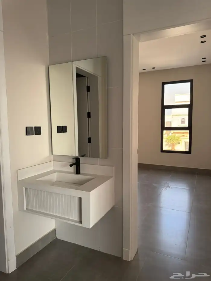 فيلا دورين وملحق للبيع حي الخمرة 9