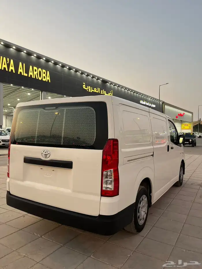 تويوتا باص 2022 للبيع 3
