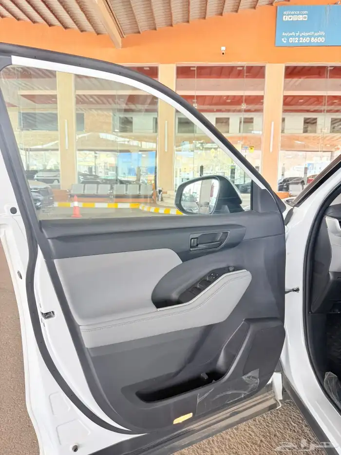 تويوتا هايلاندر - استاندر - 2023 - ممشى 16 الف 8