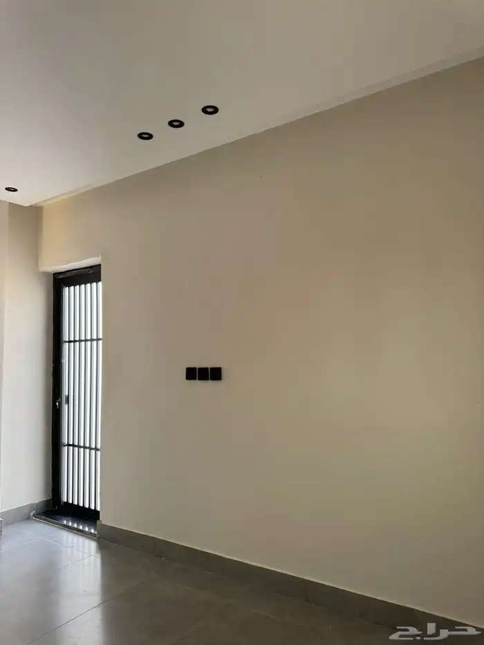 فيلا دورين وملحق للبيع حي الخمرة 21