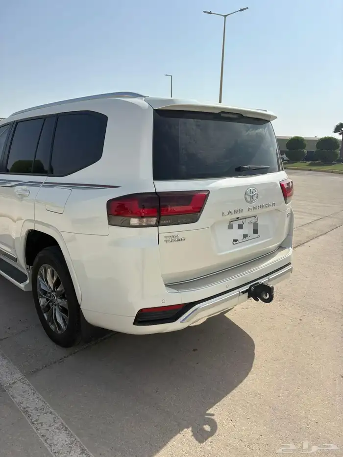 لاندكروزر GXR L4 بنزين سعودي 2024 1