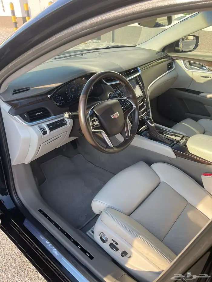 كاديلاك XT5 2016 10