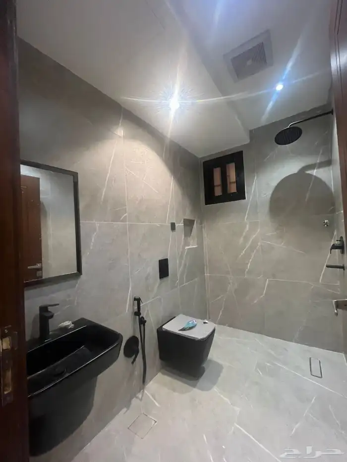 شقه تمليك حي الصفا ارضي حوش وسيع 2