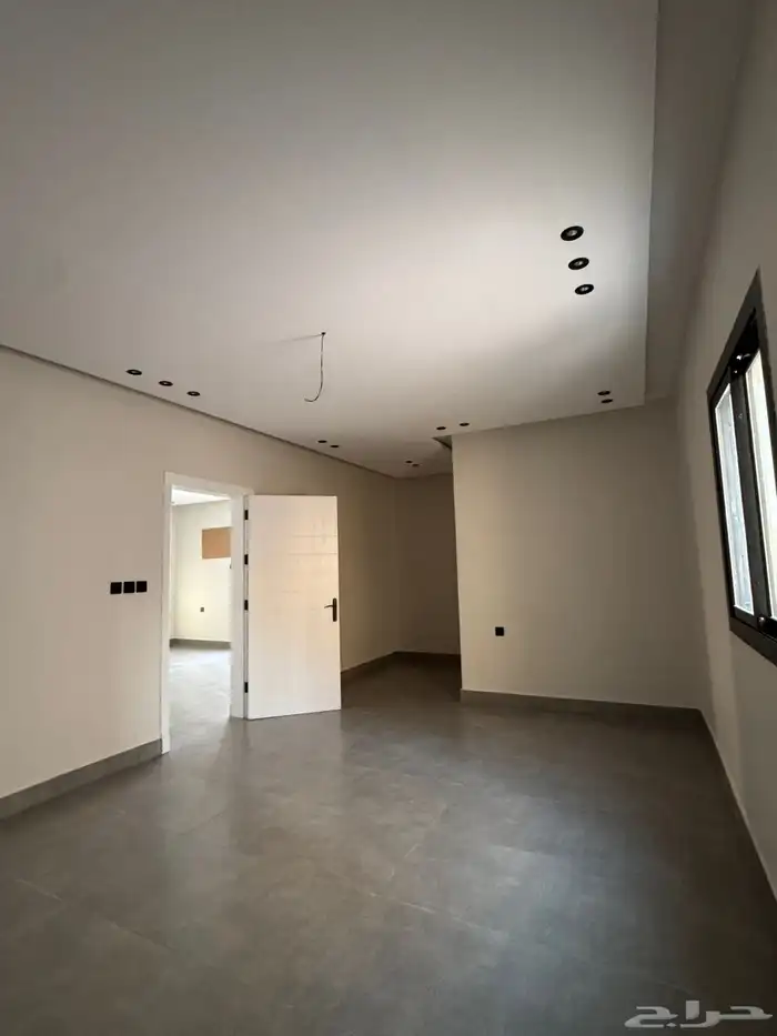 فيلا دورين وملحق للبيع حي الخمرة 8