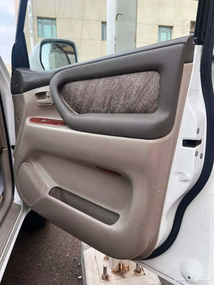 جيب لاندكروزر 2002 10