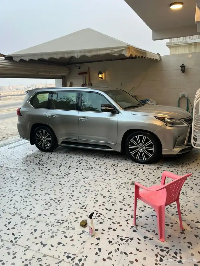 للبيع جيب لكزس dd موديل 2016 مجدد 2022 1