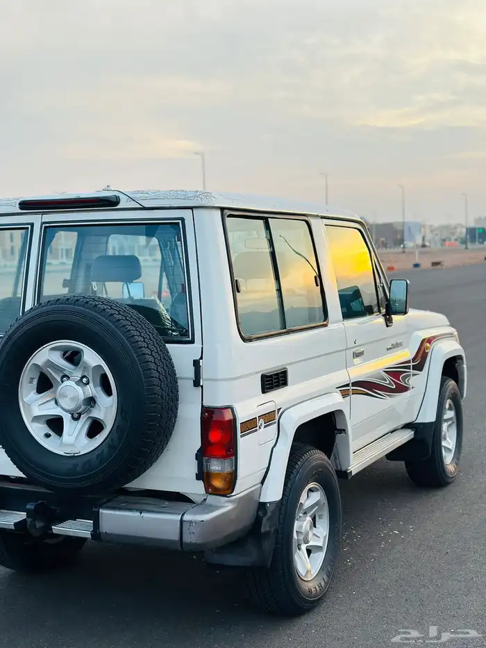 للبيع جيب ربع رفرف 2014الموتر للمستخدم 1