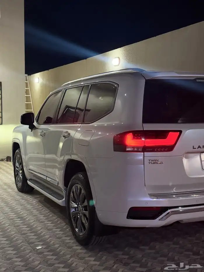 لاند كروزر 2023 L5 18