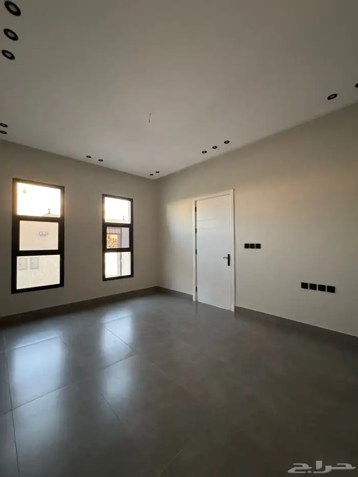 فيلا دورين وملحق للبيع حي الخمرة 14