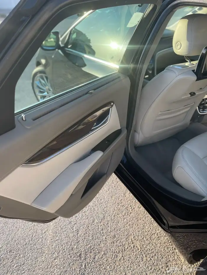 كاديلاك XT5 2016 17
