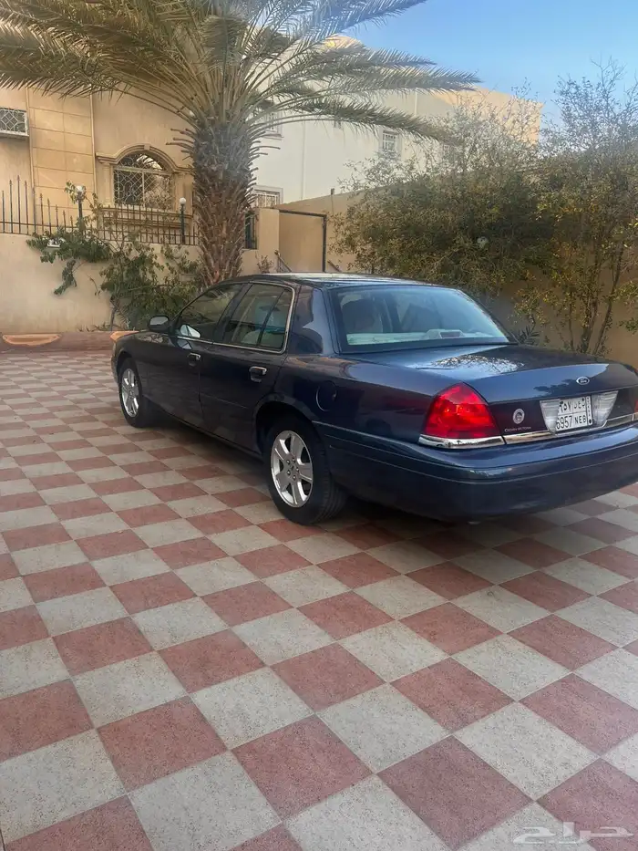 فورد كراون فكتوريا مخزن 2011 0
