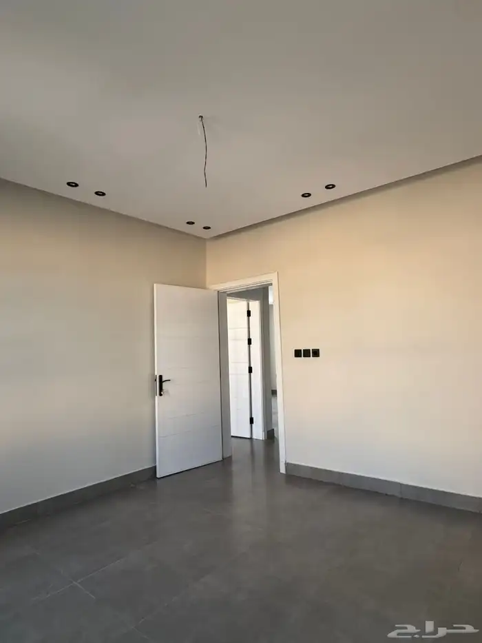 فيلا دورين وملحق للبيع حي الخمرة 13