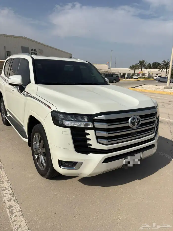 لاندكروزر GXR L4 بنزين سعودي 2024 0
