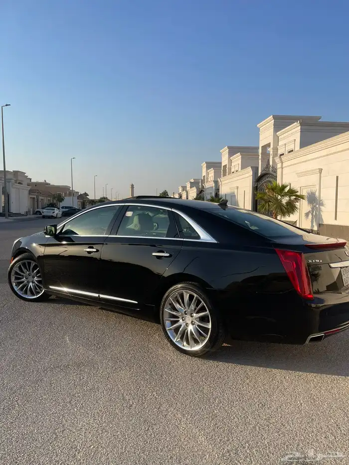 كاديلاك XT5 2016 4