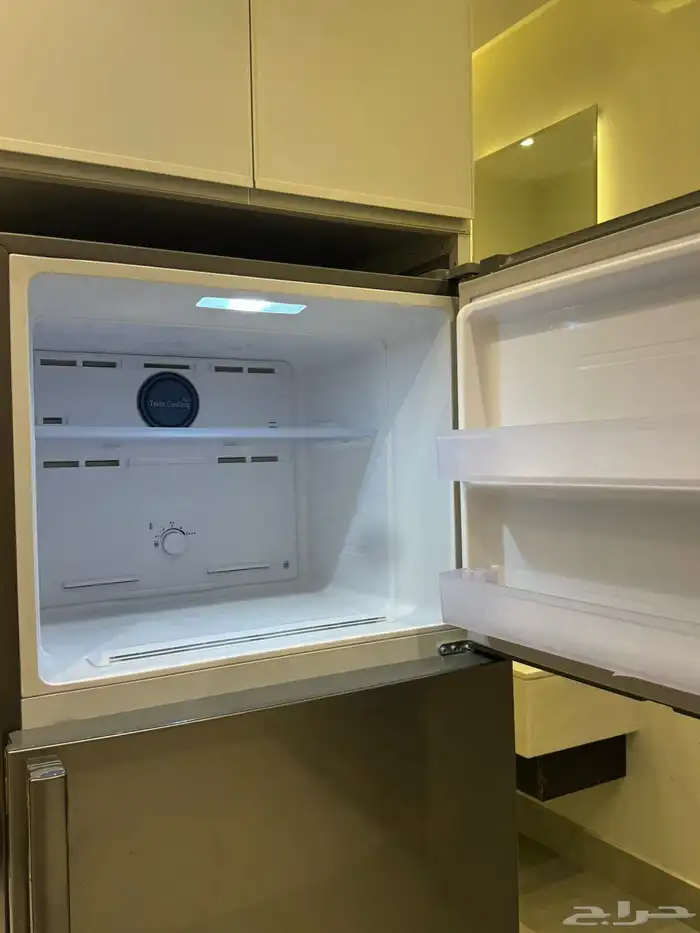 ثلاجة سامسونج شبه جديدة 1