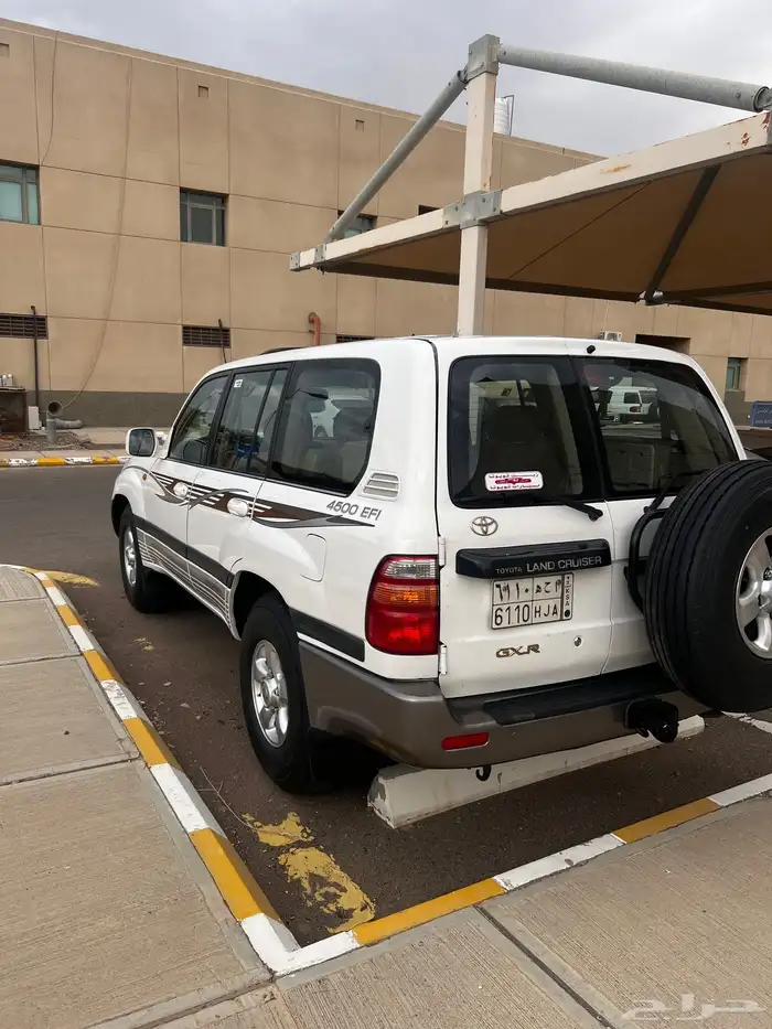 جيب لاندكروزر 2002 3