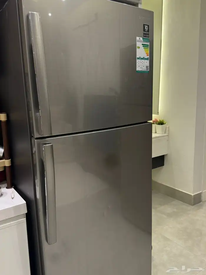 ثلاجة سامسونج شبه جديدة 2