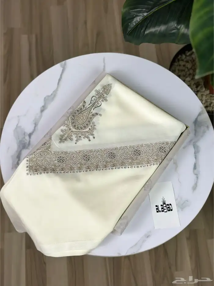شال مطرز 1