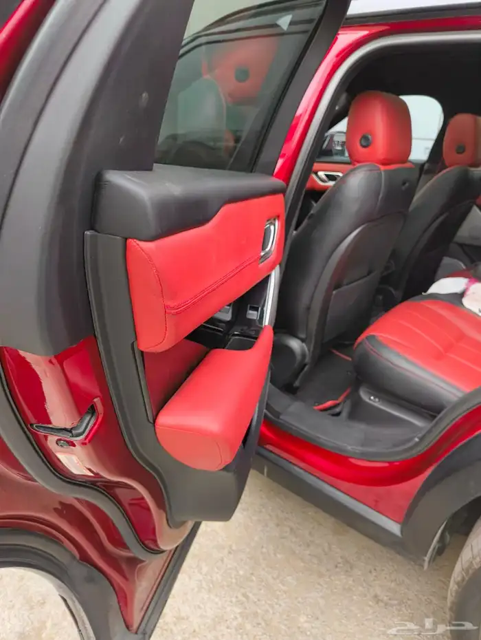 رانج فيلار 2018 احمر عنابي من الخارج   اسود من الداخل 5