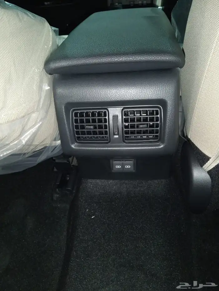 تويوتا كامري LE بنزين 2025 23