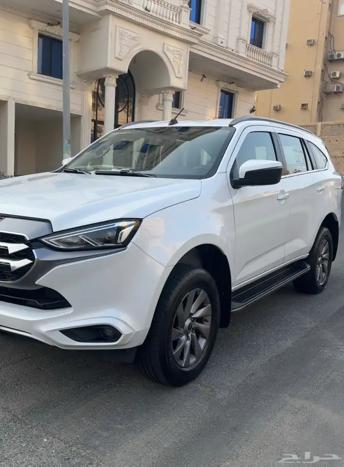 ايسوزو MUX (دبل) 2023 فل كامل ( بحالة الوكالة ) خالي من الرش 0