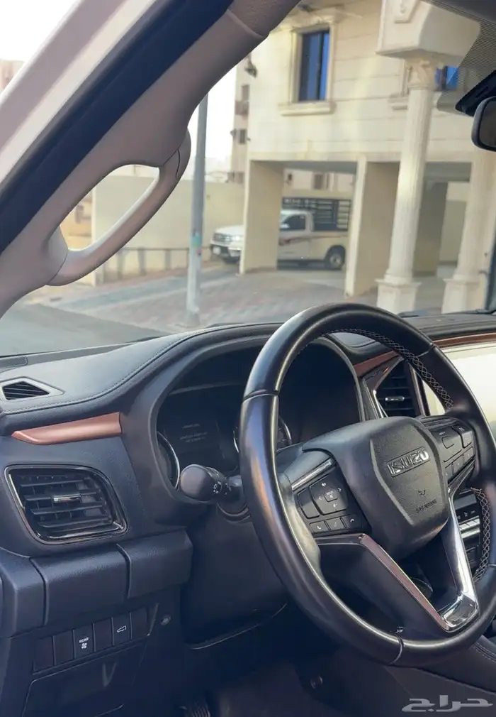 ايسوزو MUX (دبل) 2023 فل كامل ( بحالة الوكالة ) خالي من الرش 26
