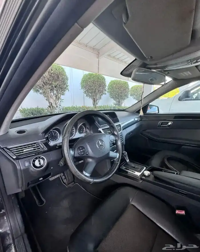 مرسيدس E200 2011 ماتور 1.8L تيربو اللون اسود الممشى 150 الف 7