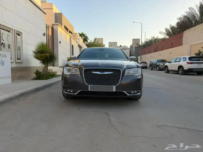 كرايسلر 300 لاكجري (منوه المستخدم ) ما شاءالله 3