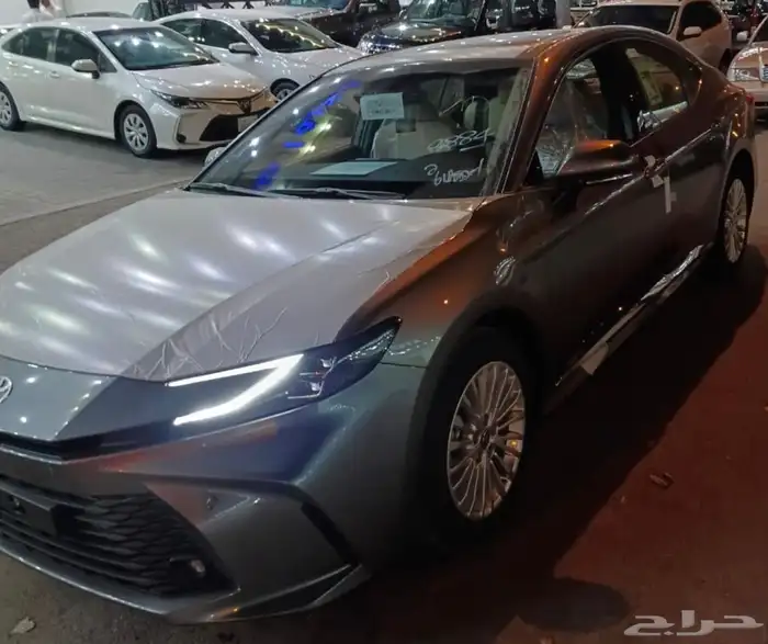 كامري بنزين لوحات سعودي 2025 LE لون تتانيوم 1