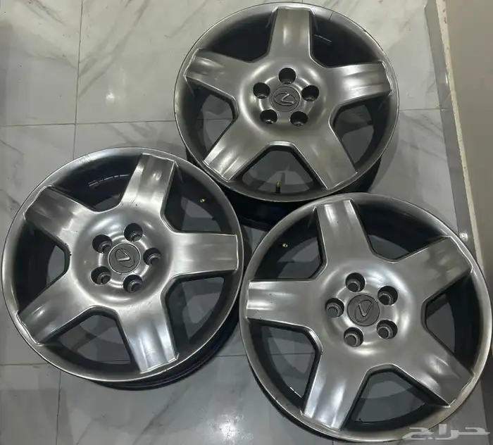 اعرض لكم شمعتين سكويا وثلاث جنوط لكزس LS430 2006 2