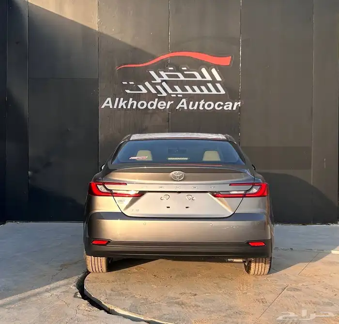 تويوتا كامري LE بنزين 2025 لدى شركة عبدالمجيد الخضر 5