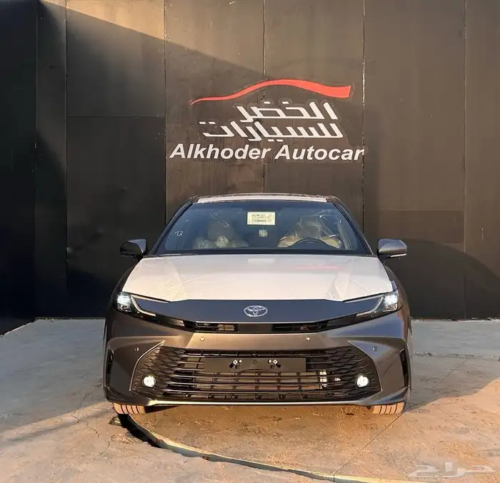 تويوتا كامري LE بنزين 2025 لدى شركة عبدالمجيد الخضر 1