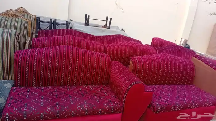 فراش عدد 3 و كنب 4