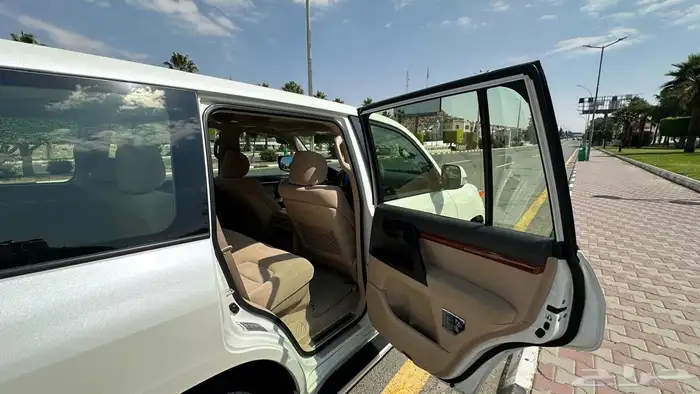 جيب لاند كروزر 2013 9