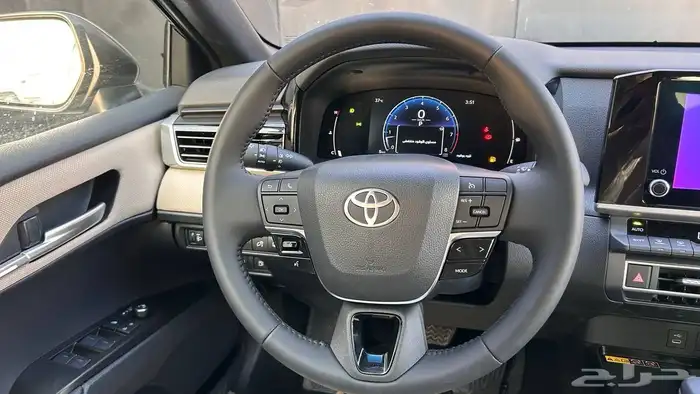 تويوتا كامري LE بنزين 2025 لدى شركة عبدالمجيد الخضر 8