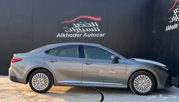 تويوتا كامري LE بنزين 2025 لدى شركة عبدالمجيد الخضر 3