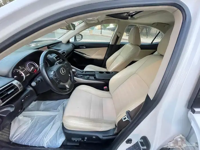 لكزس 2014 IS350 فل سعودي 11