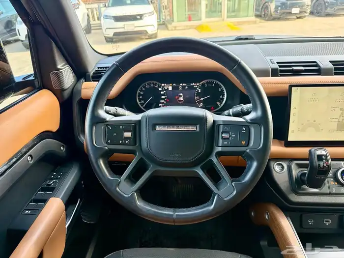 للبيع ديفندر 2023 - V6 فئه SE داخليه جملي وارد كندا 5