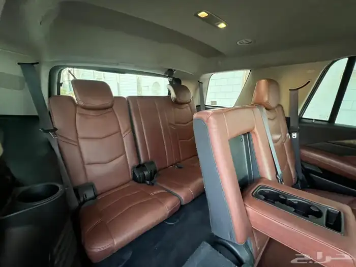 كاديلاك اسكاليد 2016 (بحالة ممتازة) 18