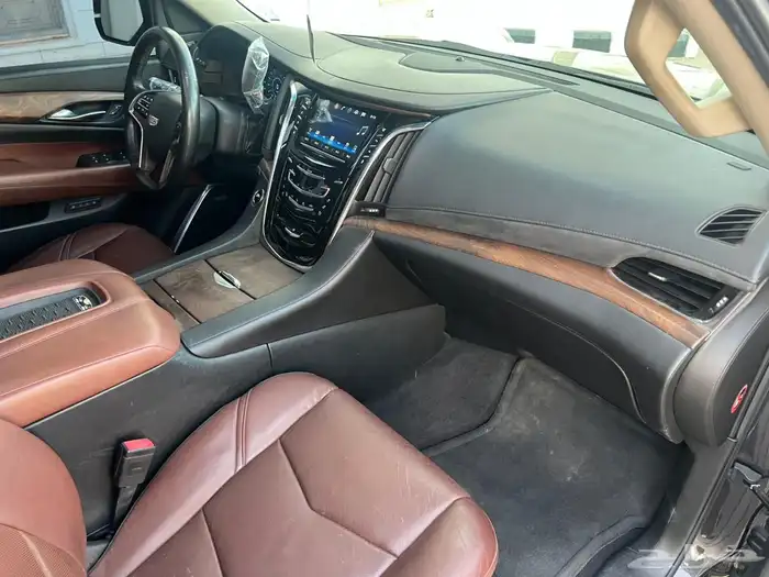 كاديلاك اسكاليد 2016 (بحالة ممتازة) 21