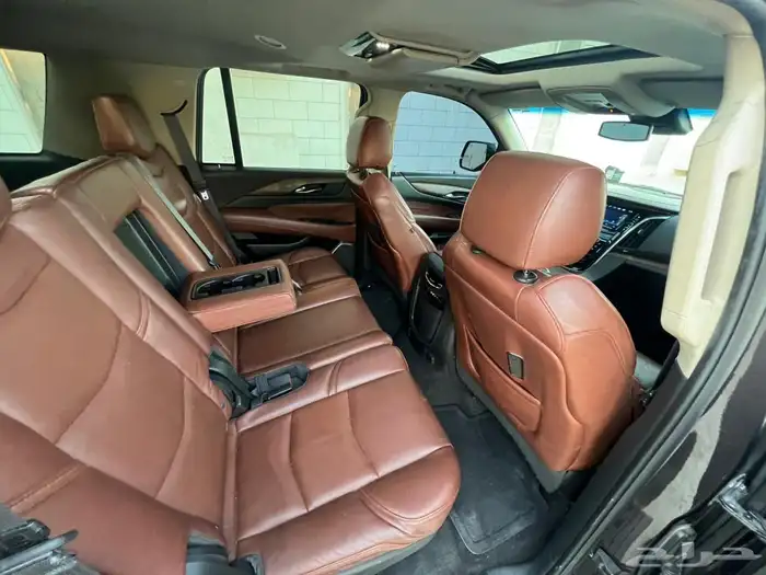 كاديلاك اسكاليد 2016 (بحالة ممتازة) 17