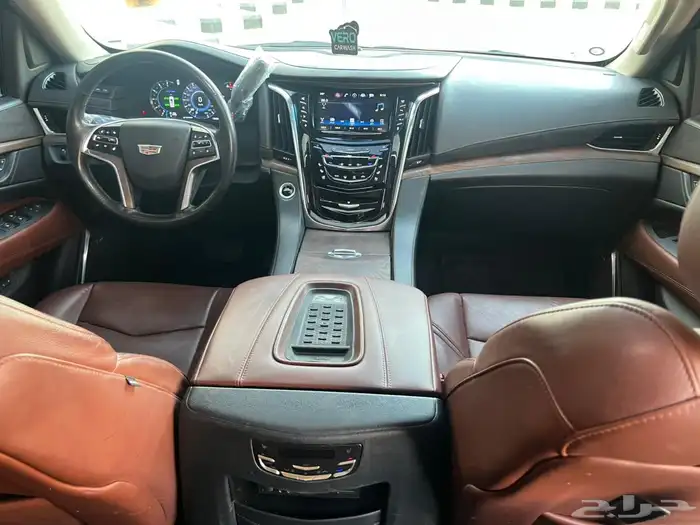 كاديلاك اسكاليد 2016 (بحالة ممتازة) 19