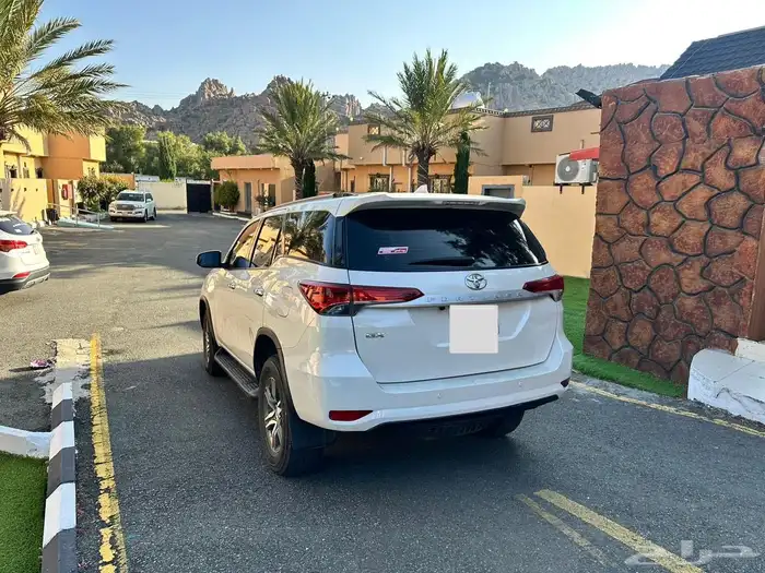 فورتشنر ديزل دبل 2022 ممشى قليل مالك أول 14