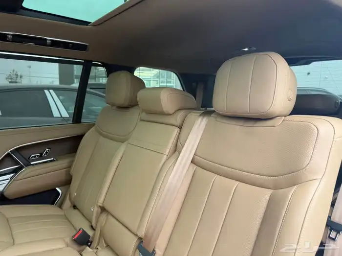 للبيع رانج روفر فوج 7 ركاب موديل 2025 فل الفل وارد كندا 7