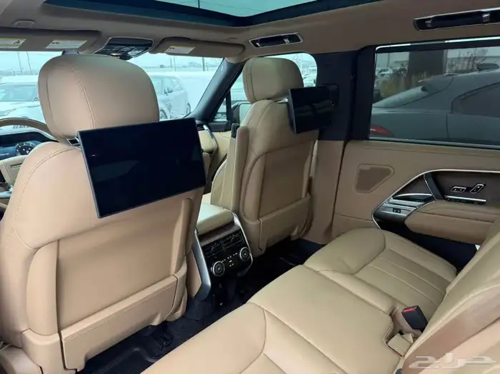 للبيع رانج روفر فوج 7 ركاب موديل 2025 فل الفل وارد كندا 12